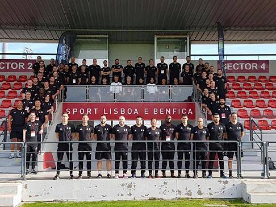 Great afternoon at SL Benfica with 3 field sessions and 2 lectures at the Coerver Annual Convention 2016.