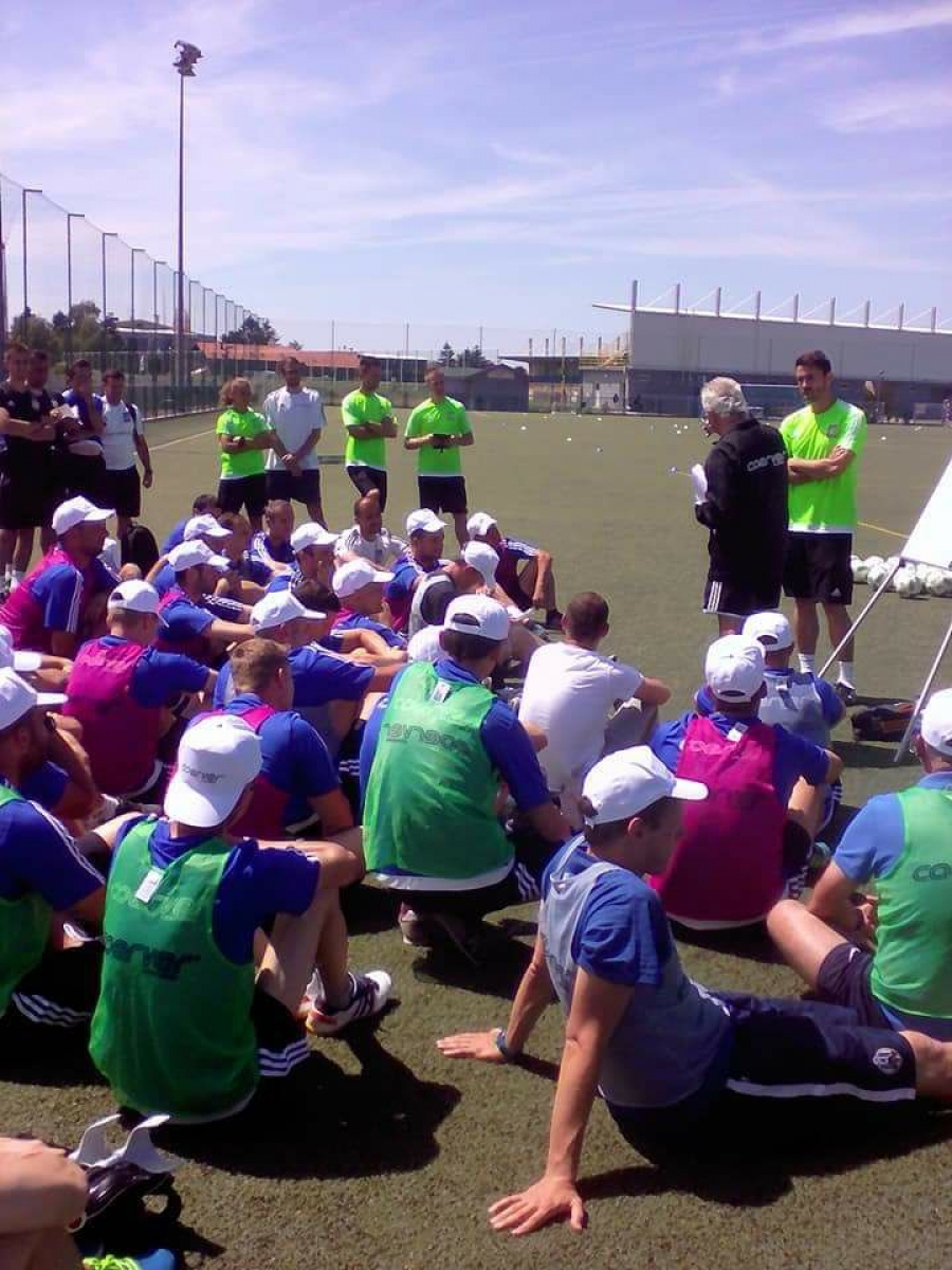 Coerver® Global | Co-founder Alfred Galustian delivering Coach Education in Zagreb Coerver Coaching Croatia #neverfollow #worldsno1