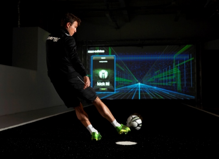 COERVER COACHING ASSIST AT THE ADIDAS LAB – UCL FINAL 2013